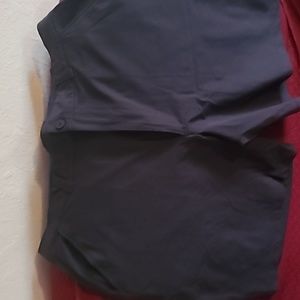 Under Armour mens golf shorts.  Size 36. Black.